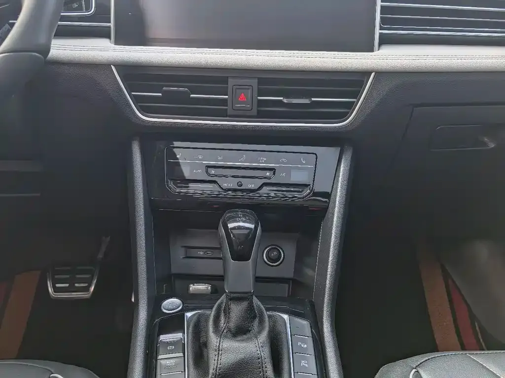 Volkswagen Tiguan L 2024 из CN, фото 2
