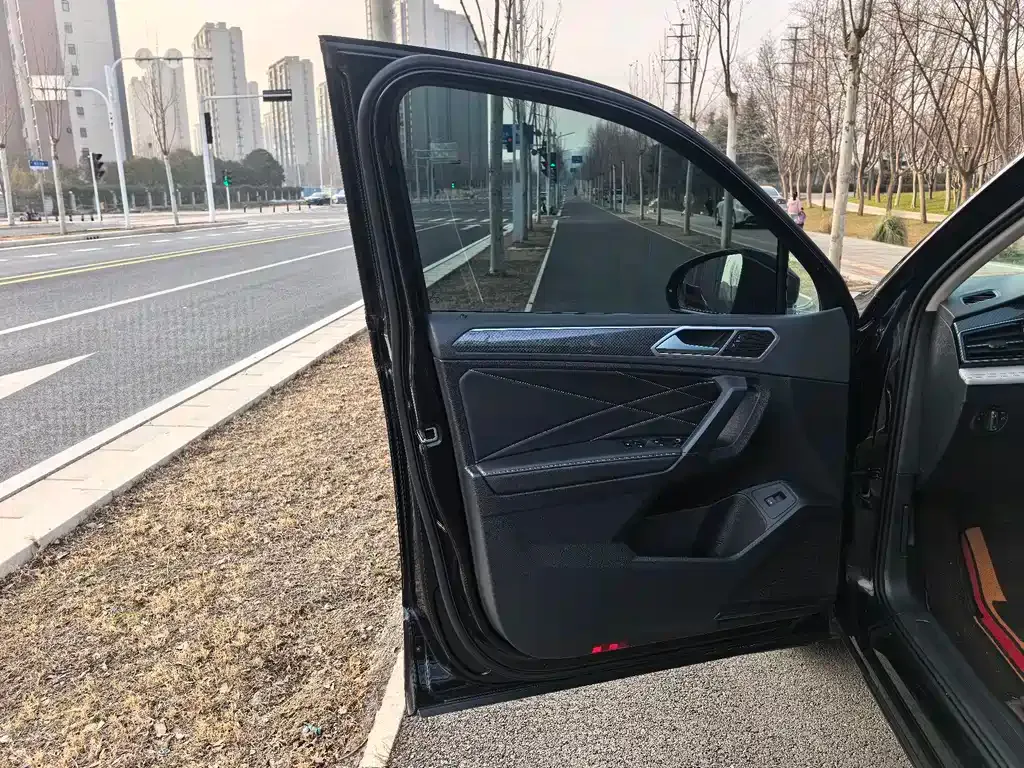 Volkswagen Tiguan L 2024 из CN, фото 8