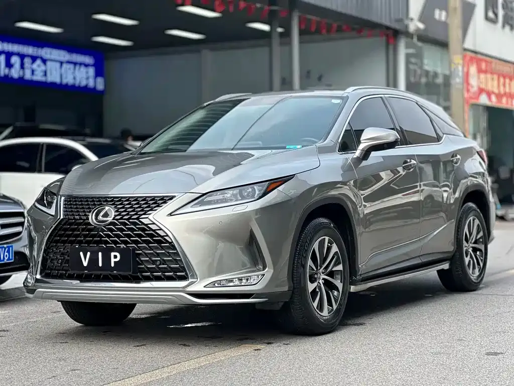 Lexus RX — фото 1