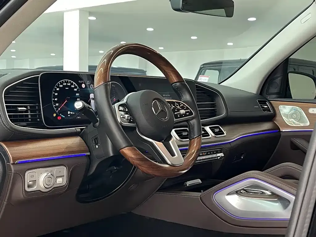 Mercedes-Benz GLS — фото 4