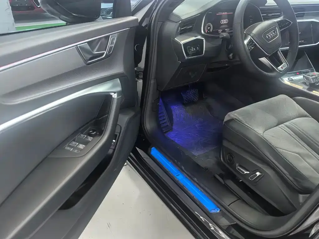 Audi A6L 2022 из CN, фото 5