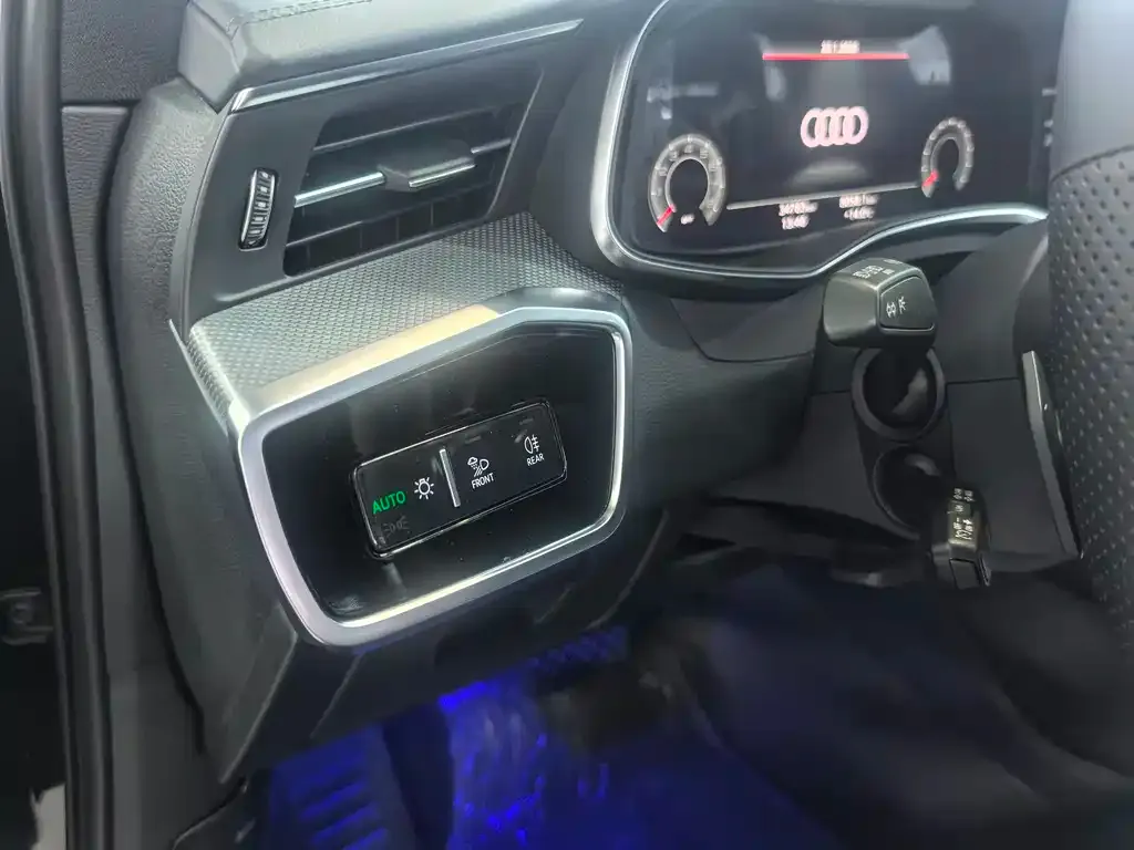 Audi A6L 2022 из CN, фото 4