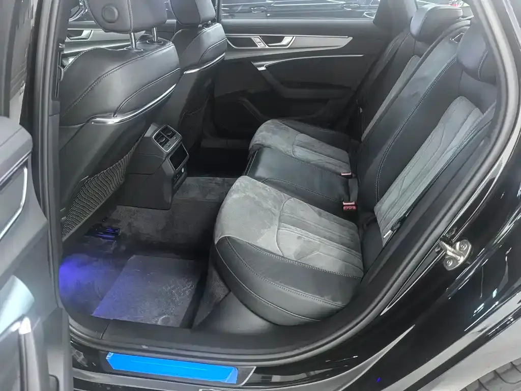 Audi A6L 2022 из CN, фото 9