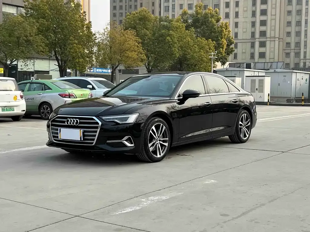 Audi A6L — фото 1