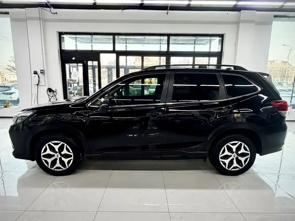 Subaru Forester — фото 2