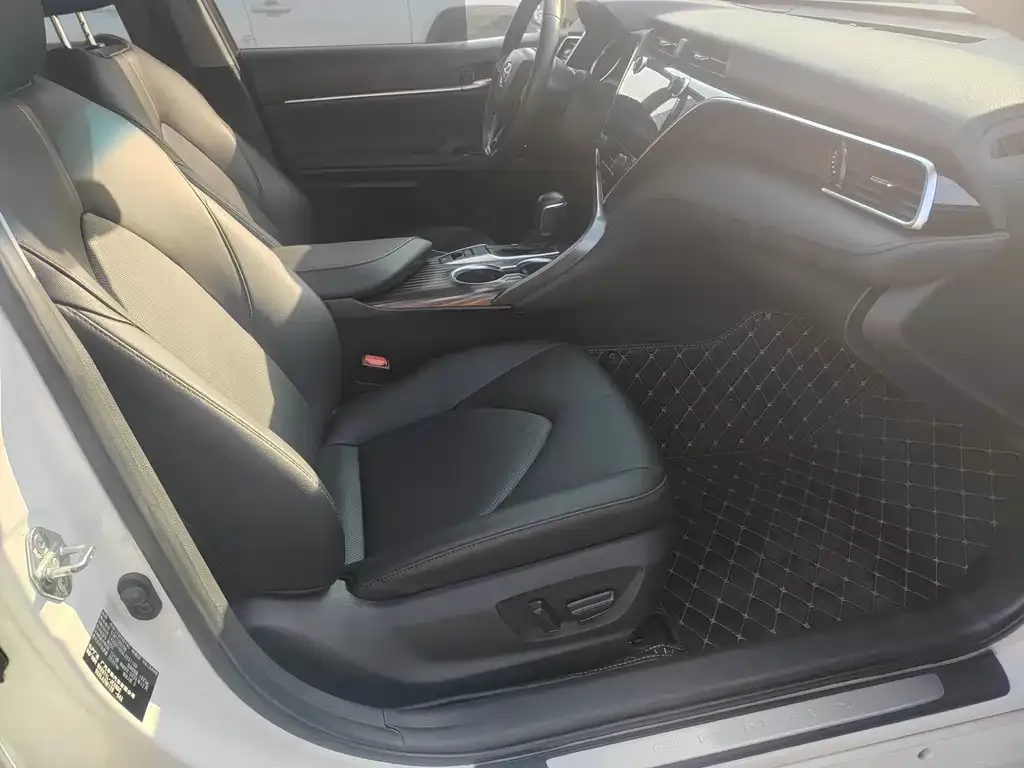 Toyota Camry 2021 из CN, фото 7
