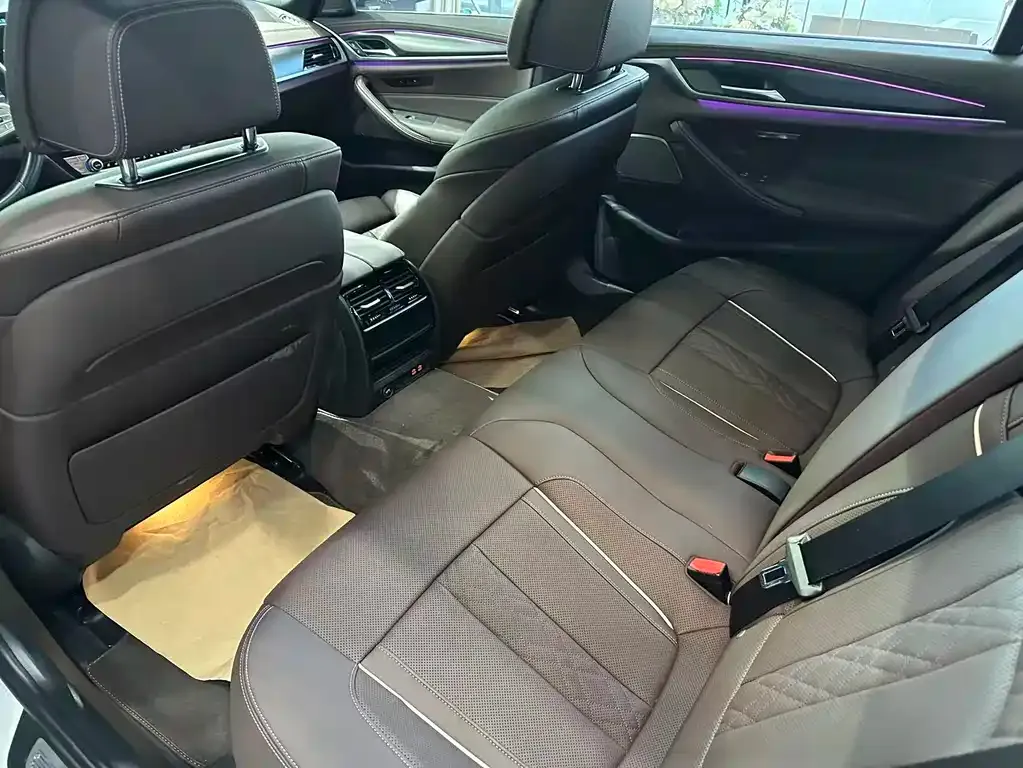 BMW 5 Series New Energy — фото 2