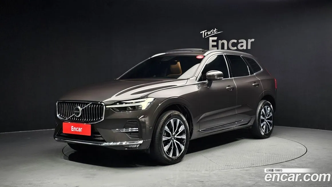 Volvo XC60 — фото 1