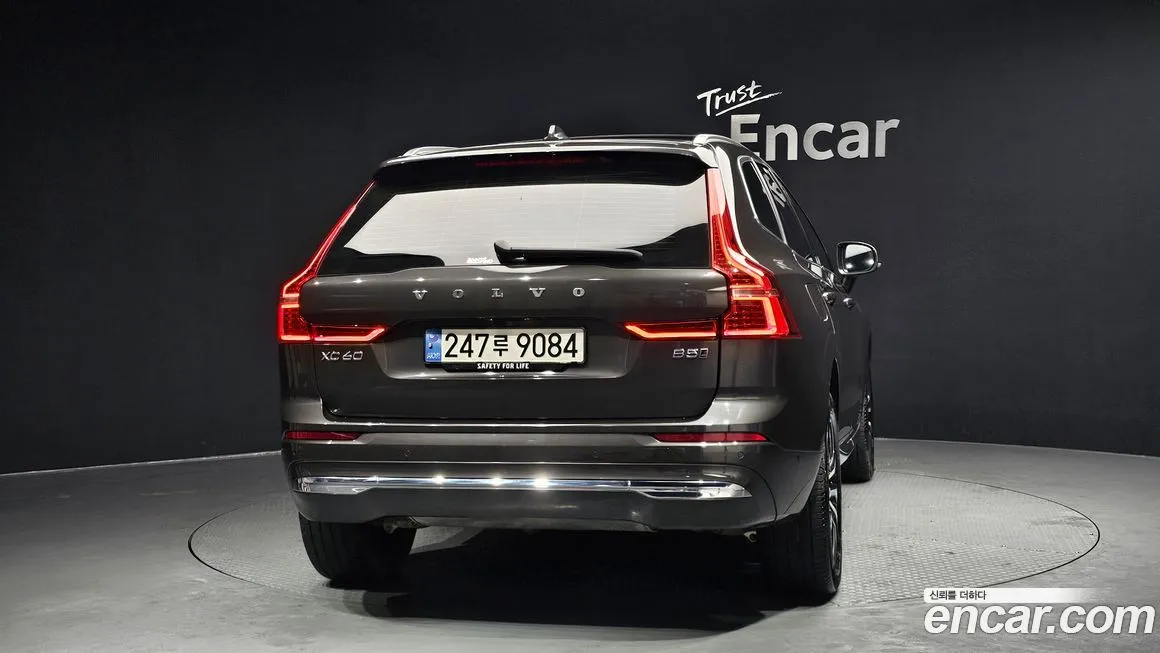Volvo XC60 — фото 3