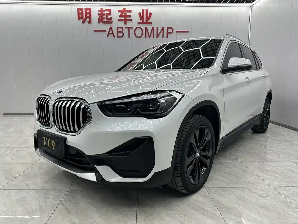 BMW X1 — фото 1