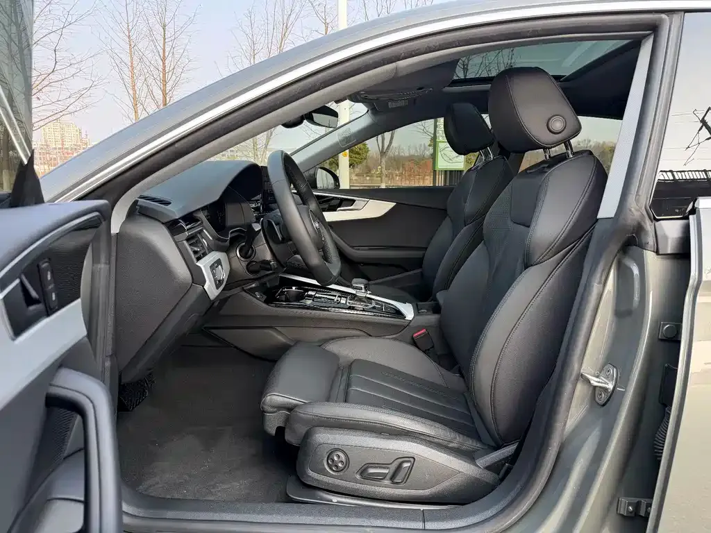 Audi A5 (Import) 2023 из CN, фото 3