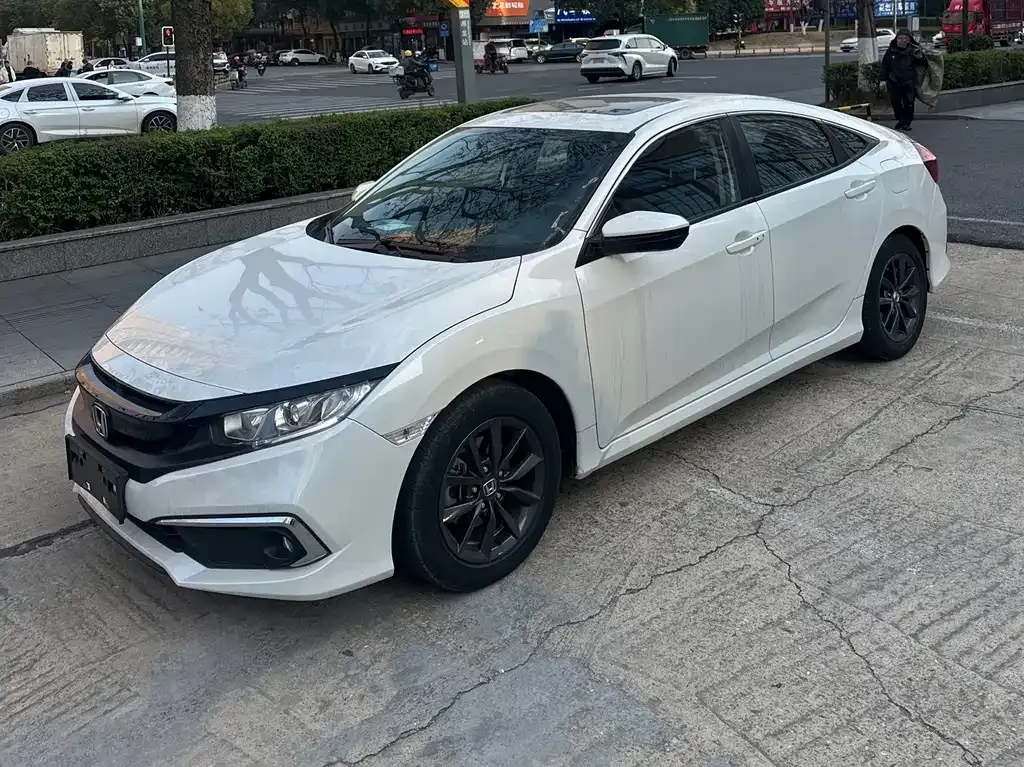 Honda Civic — фото 1