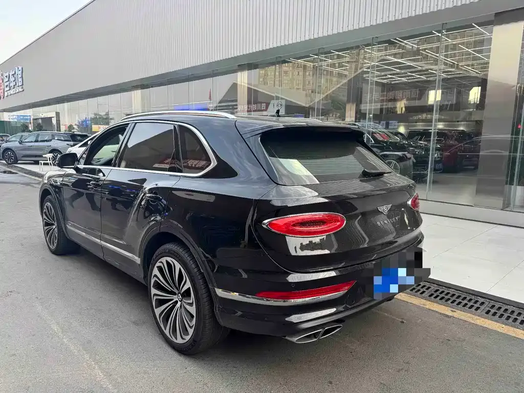 Bentley Bentayga 2023 из CN, фото 5