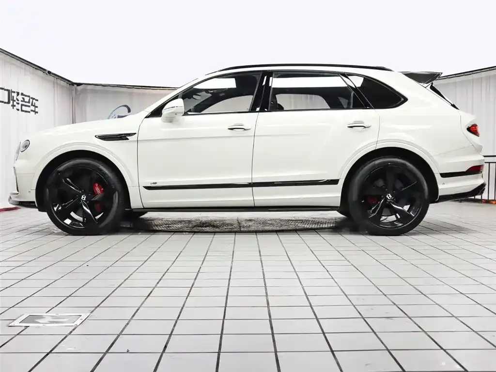 Bentley Bentayga 2021 из CN, фото 6