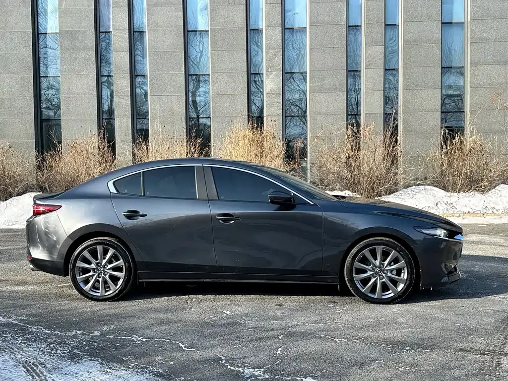 Mazda 3 Axela 2022 из CN, фото 3