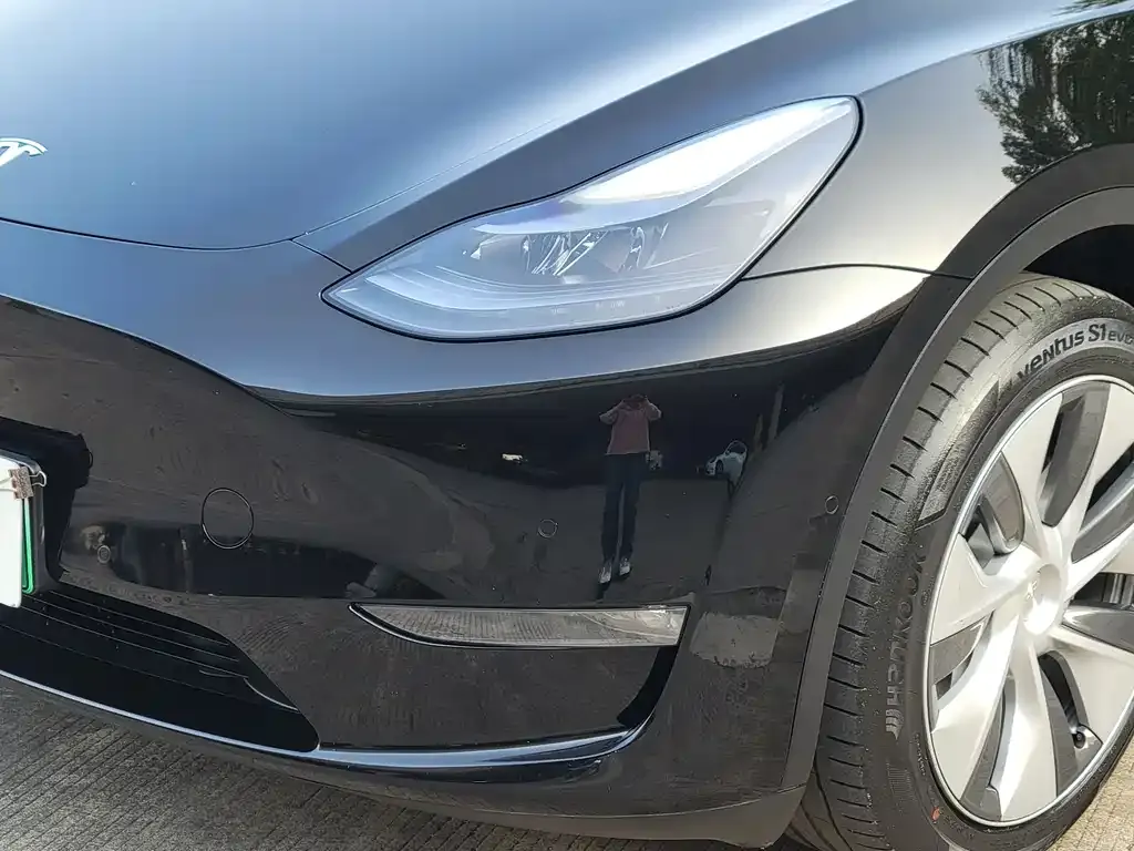 Tesla Model Y — фото 6