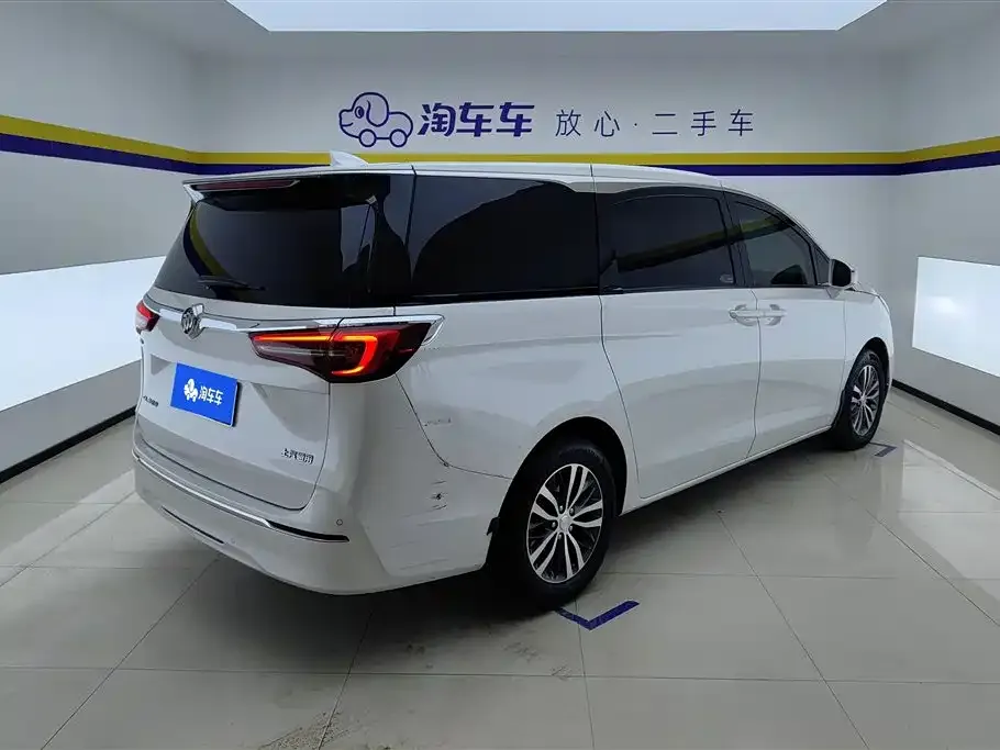 Buick GL8 2021 из CN, фото 2