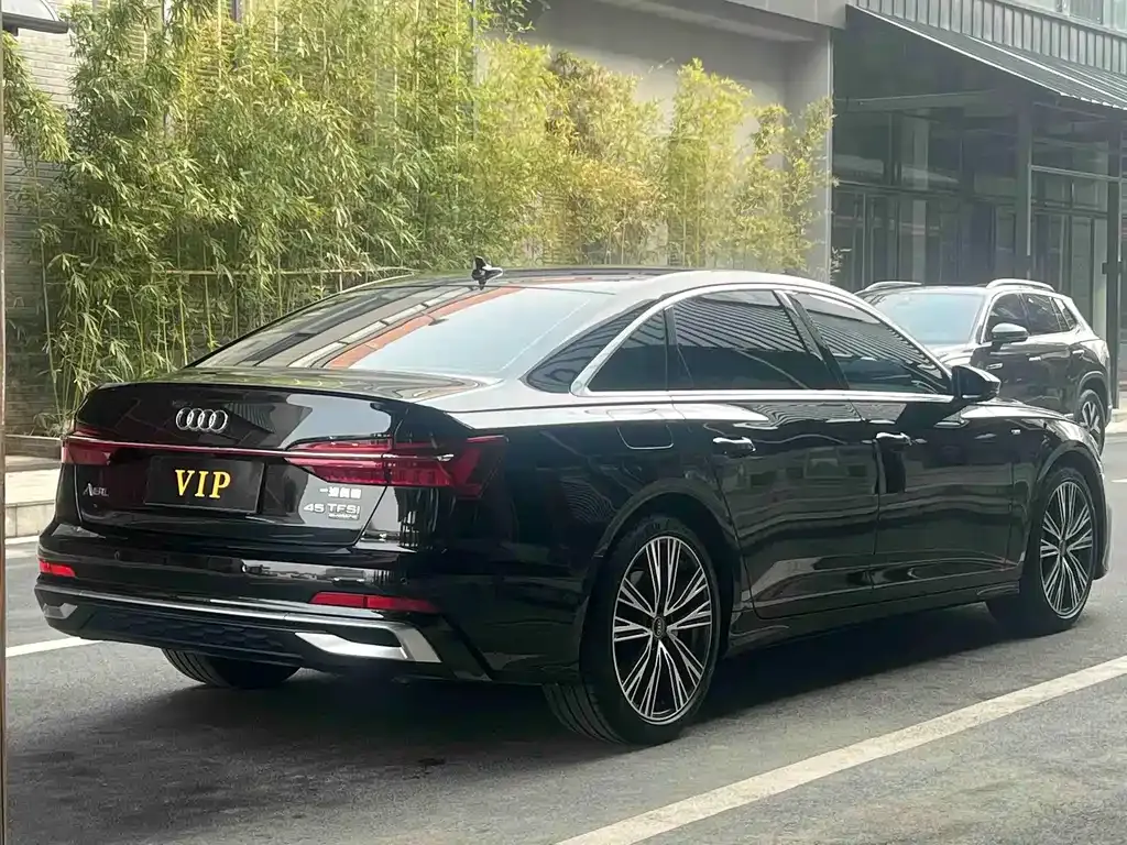 Audi A6L — фото 10