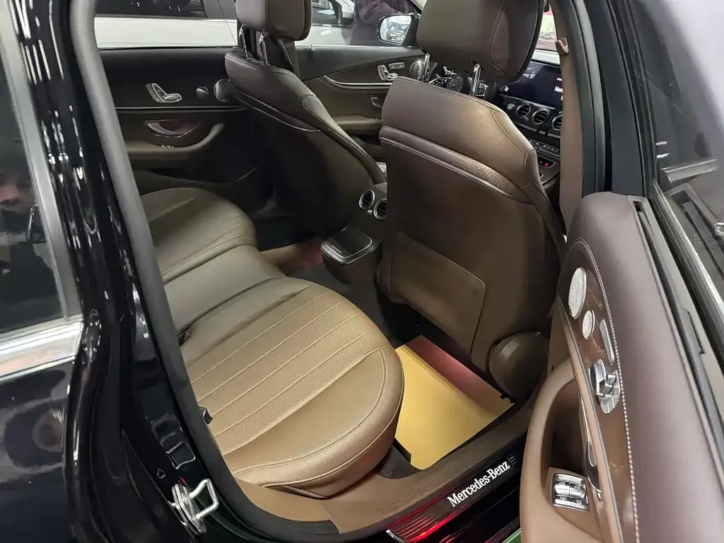Mercedes-Benz E-Class 2023 из CN, фото 4