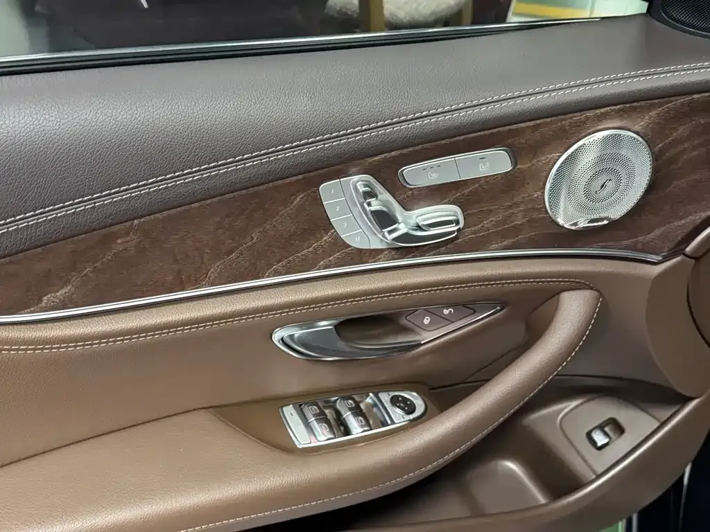 Mercedes-Benz E-Class 2023 из CN, фото 2