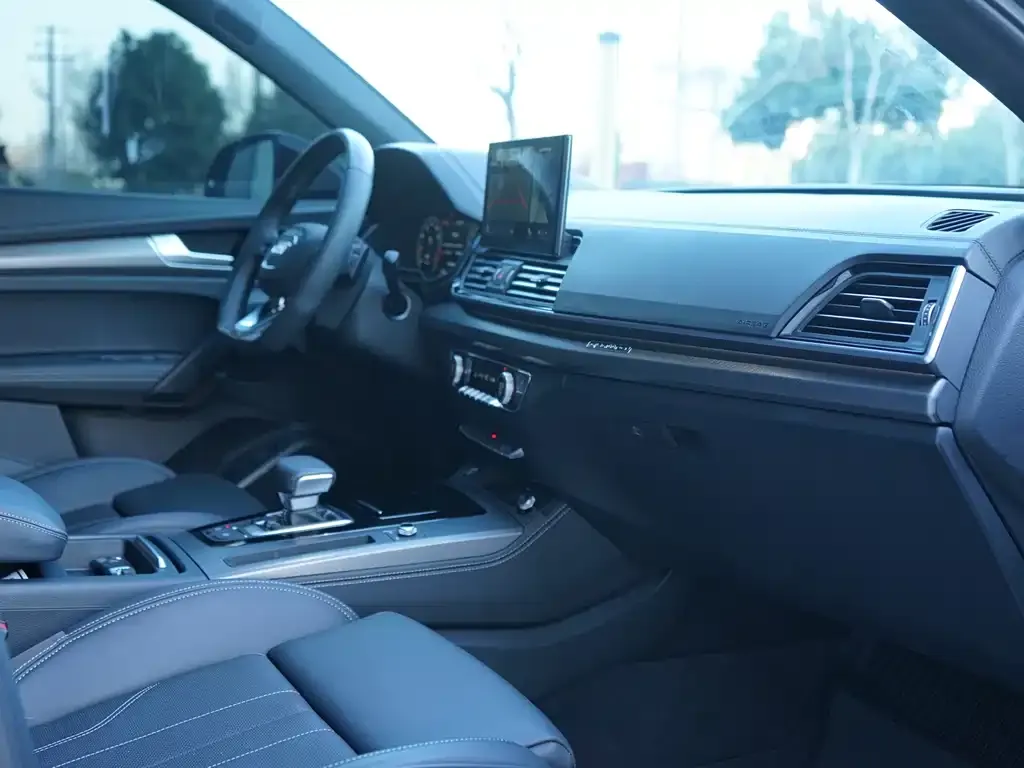 Audi Q5L 2025 из CN, фото 3