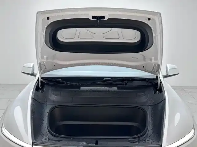 Tesla Model Y 2025 из CN, фото 9