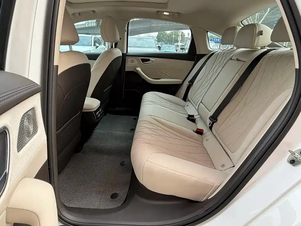 Roewe D7 2024 из CN, фото 9