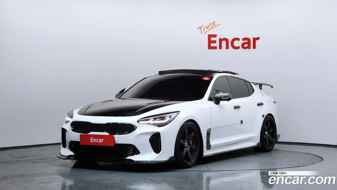 Kia Stinger — фото 1
