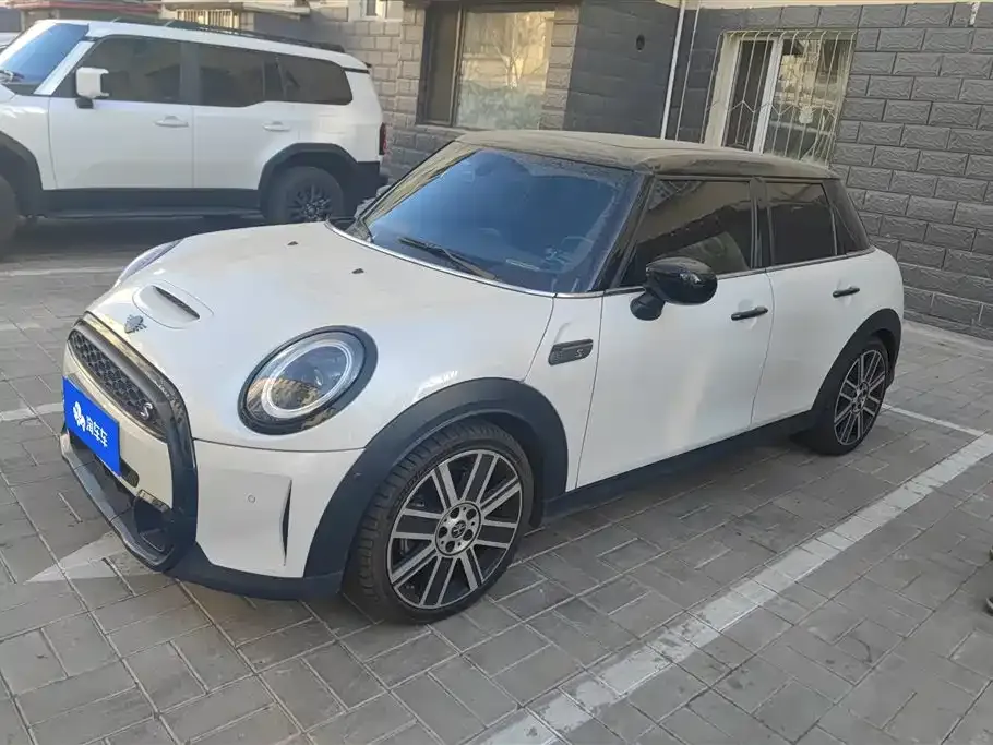 MINI Cooper (3-door) — фото 1