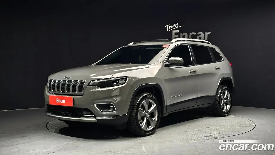 Jeep Cherokee — фото 1