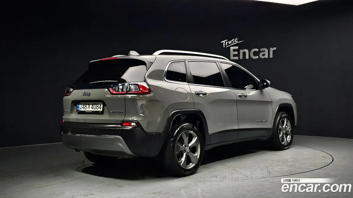 Jeep Cherokee — фото 4