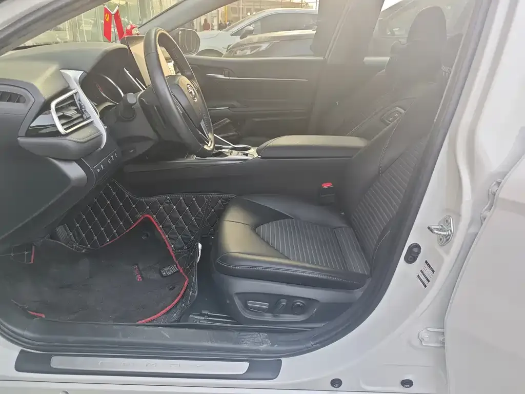 Toyota Camry 2023 из CN, фото 2