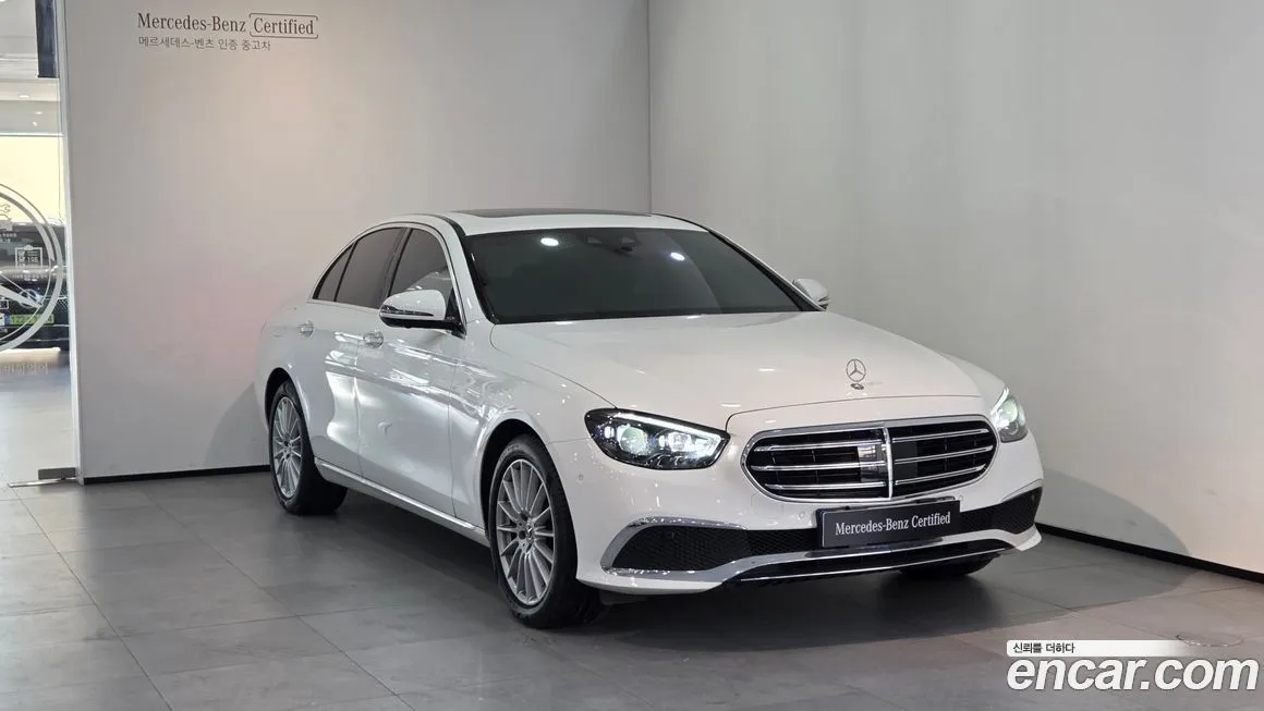Mercedes-Benz E-Class — фото 1