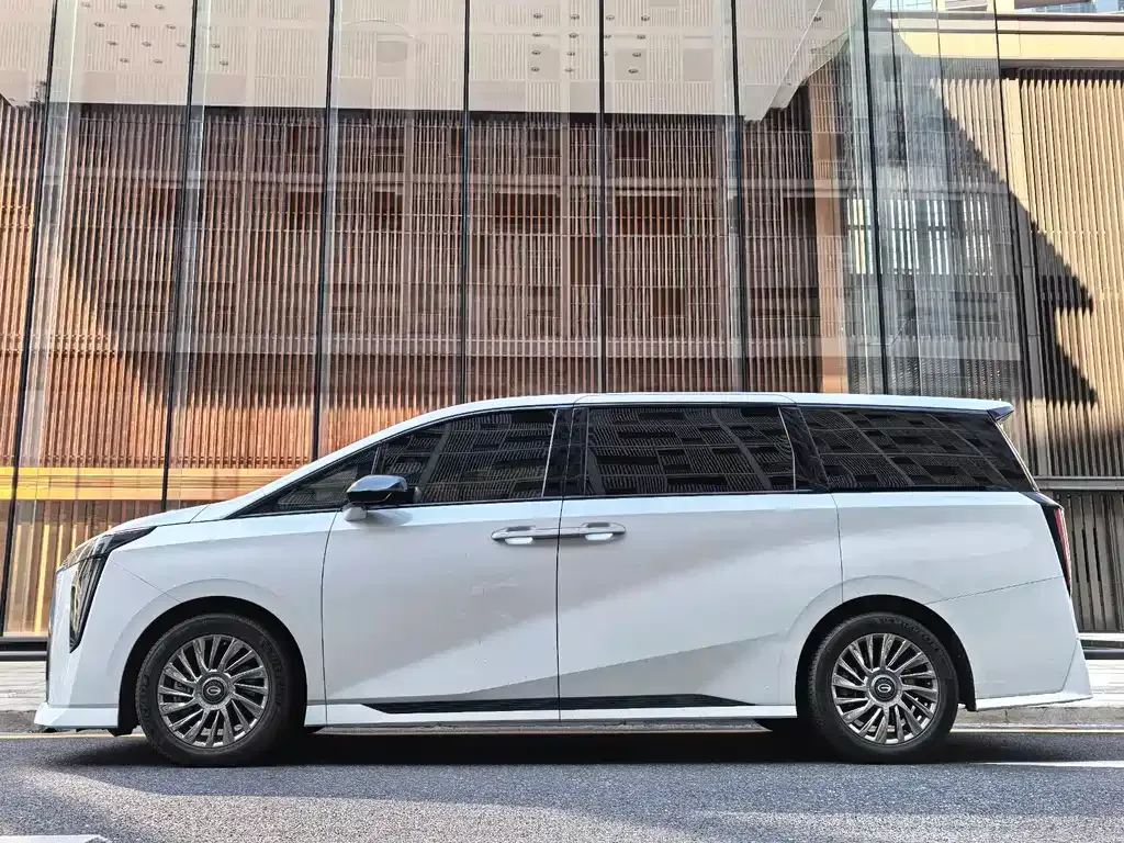 GAC Motor Trumpchi M8 — фото 4
