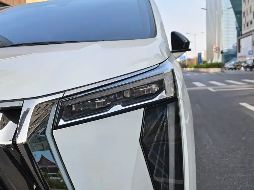 GAC Motor Trumpchi M8 — фото 3