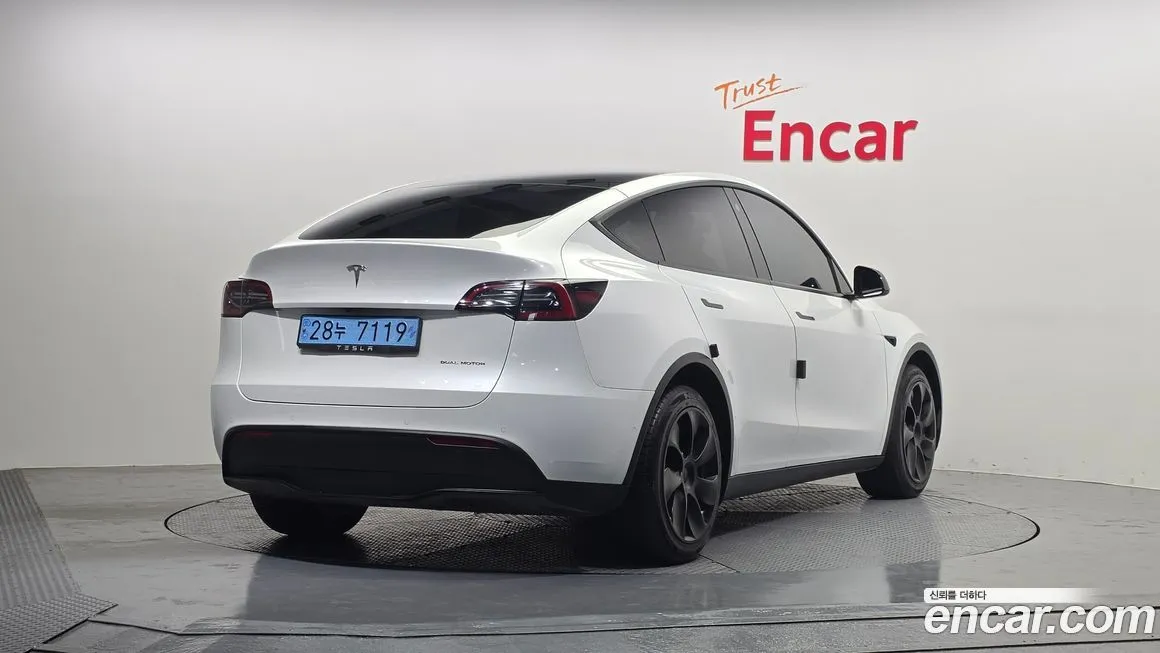 Tesla Model Y — фото 4
