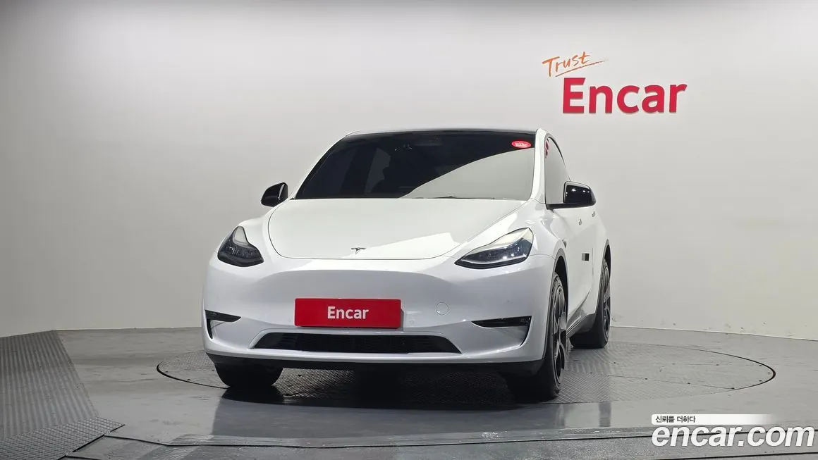 Tesla Model Y — фото 2