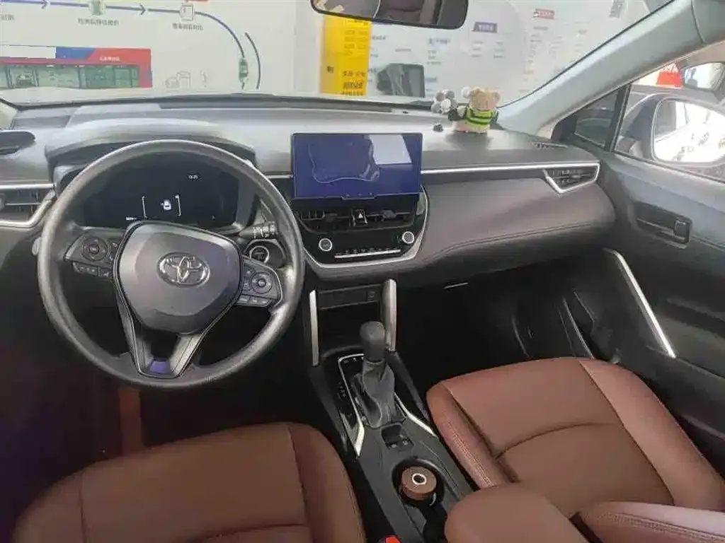 Toyota Corolla Cross 2024 из CN, фото 3
