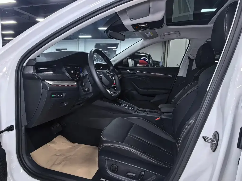 Skoda Octavia 2021 из CN, фото 7