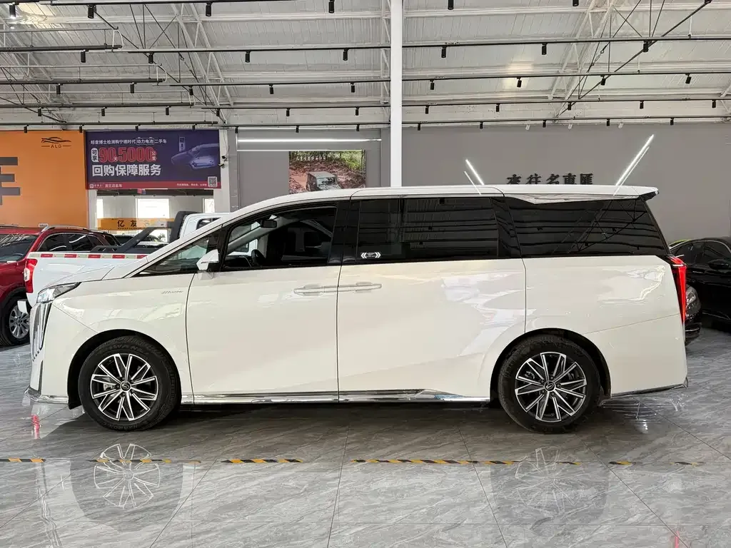GAC Motor Trumpchi M8 — фото 6