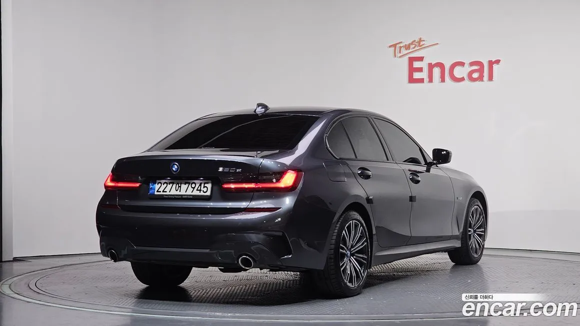 BMW 3-Series 2022 из KR, фото 6