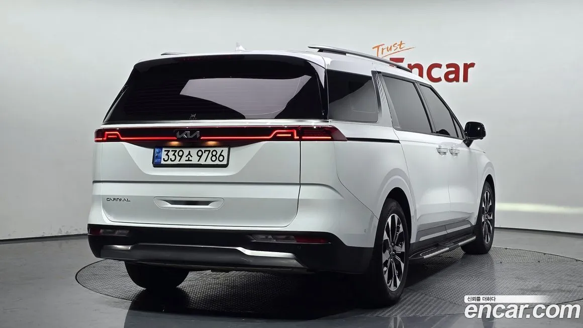 Kia Carnival — фото 3