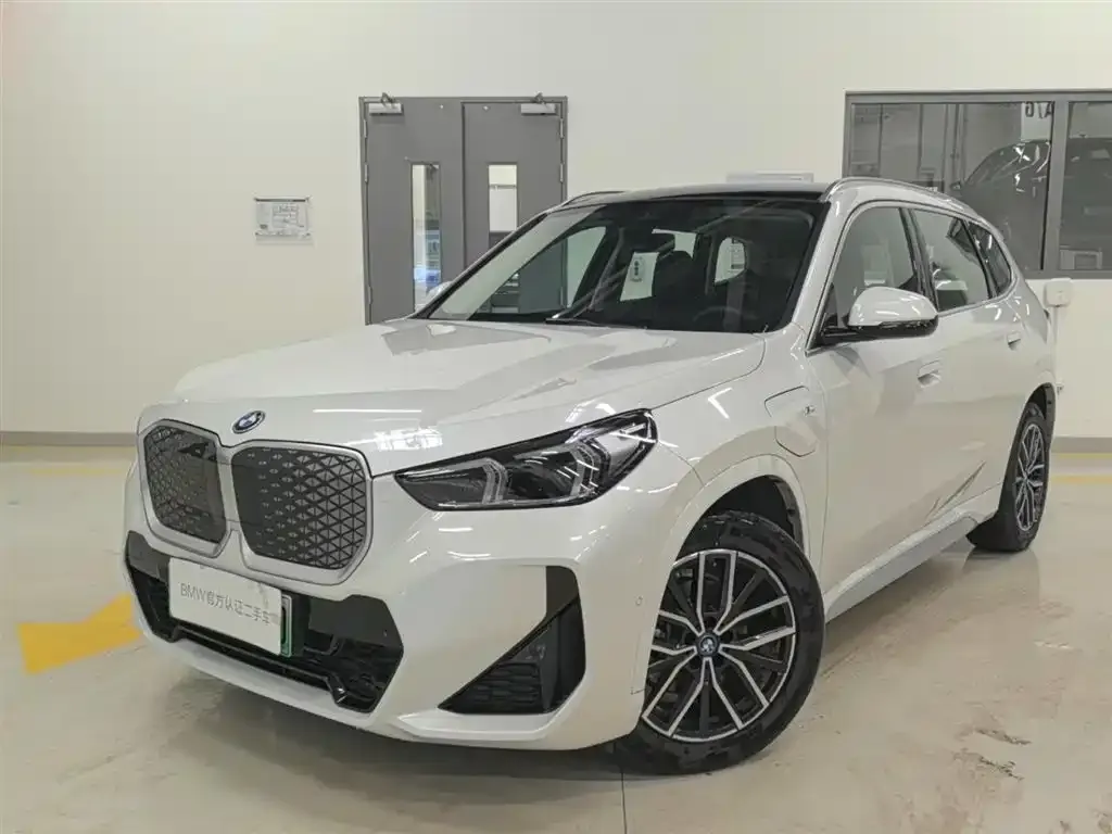 BMW iX1 2025 из CN, фото 1