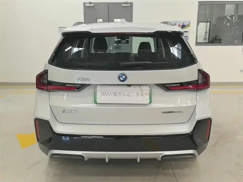 BMW iX1 2025 из CN, фото 3