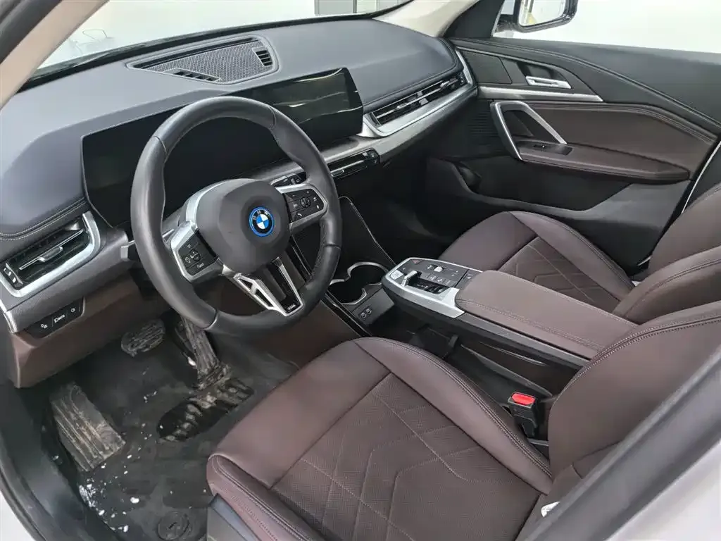 BMW iX1 2025 из CN, фото 10