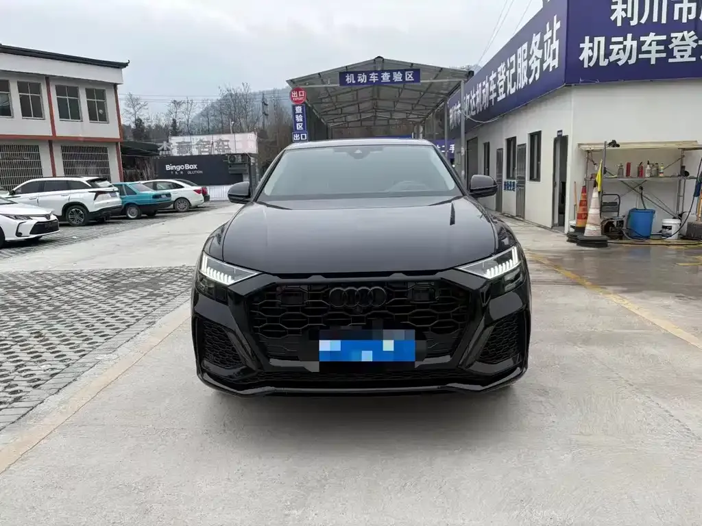 Audi Q8 2023 из CN, фото 7