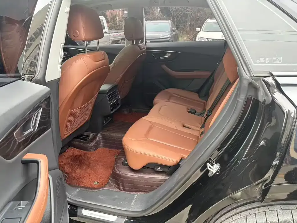 Audi Q8 2023 из CN, фото 4