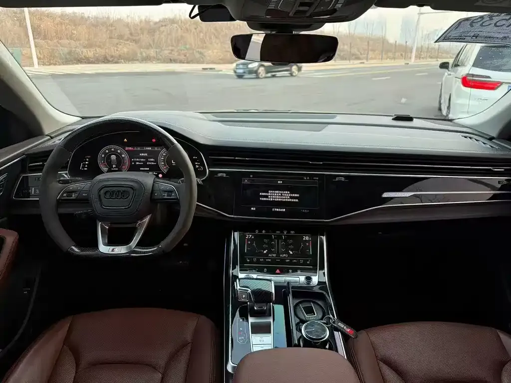 Audi Q8 2023 из CN, фото 3