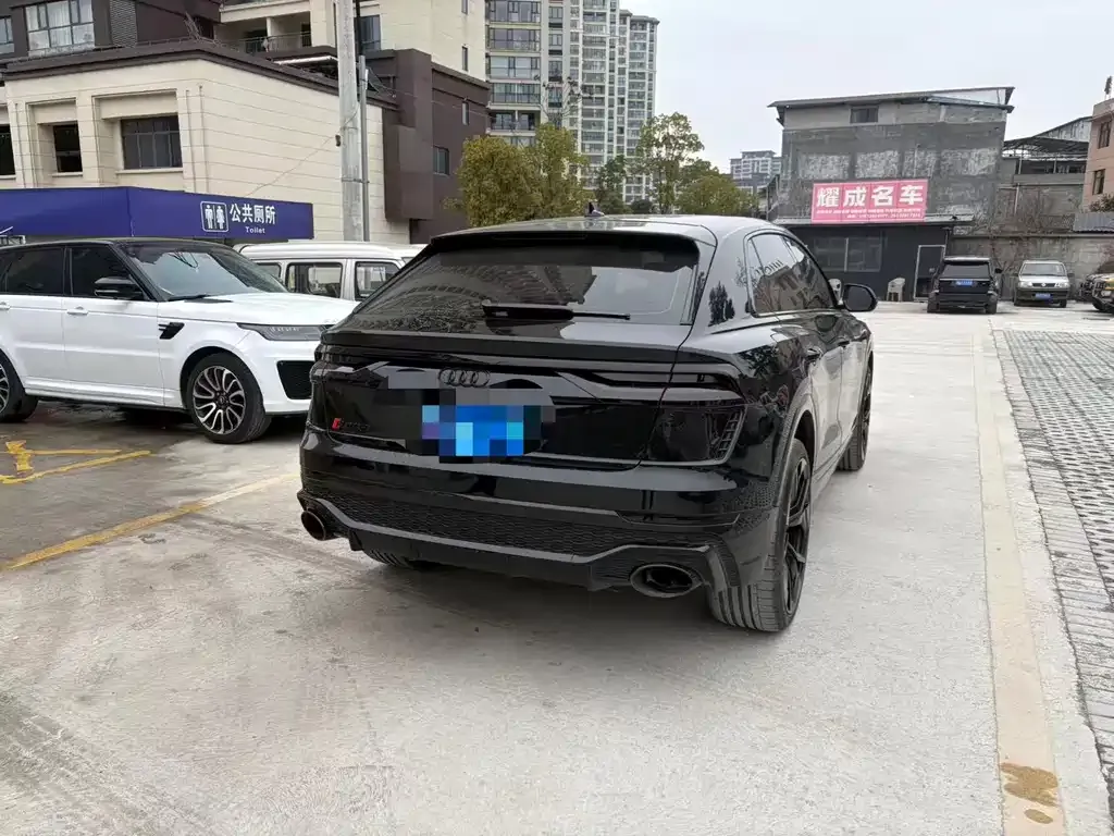 Audi Q8 2023 из CN, фото 8