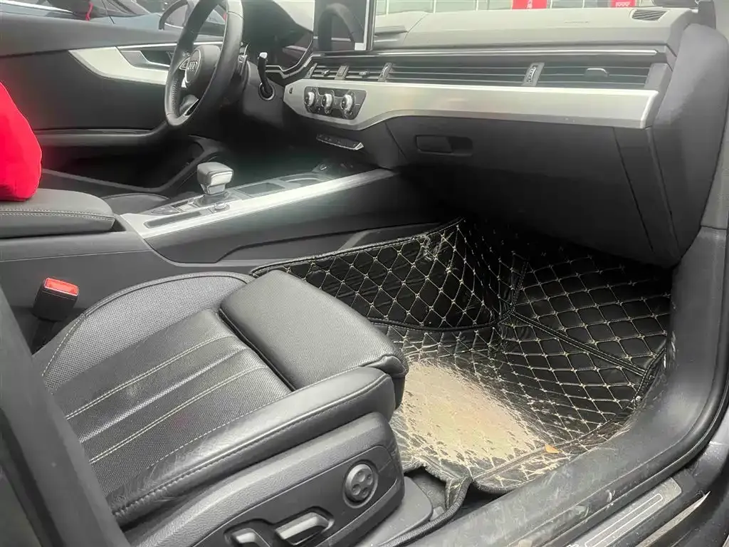 Audi A4L 2021 из CN, фото 5